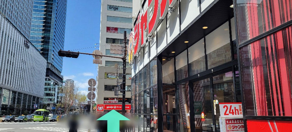 阪急　大阪梅田駅　茶屋町口改札からのルート6